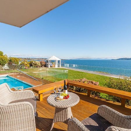 Spectacular Lakefront Home 타우포 호 외부 사진